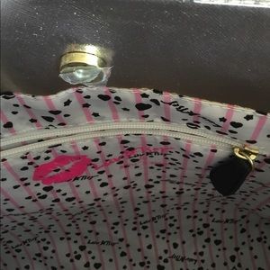 Extremely cute and fun women’s tote